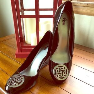 FIONI BRAND NEW Black Gloss Wedges